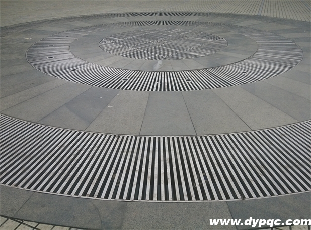 不锈钢水箅子实景照片 不锈钢水箅子实景照片