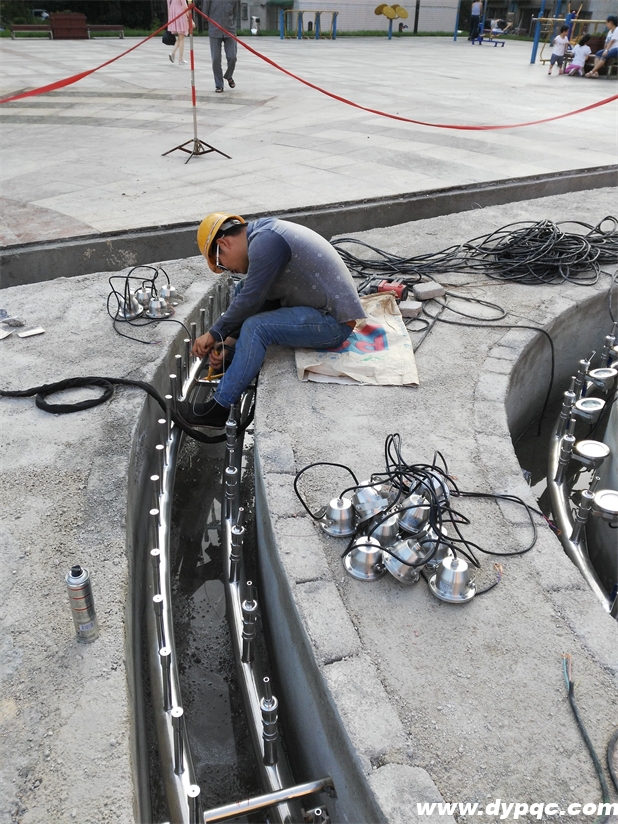 安顺供电局广场旱式音乐喷泉施工现场 安顺供电局广场旱式音乐喷泉施工现场