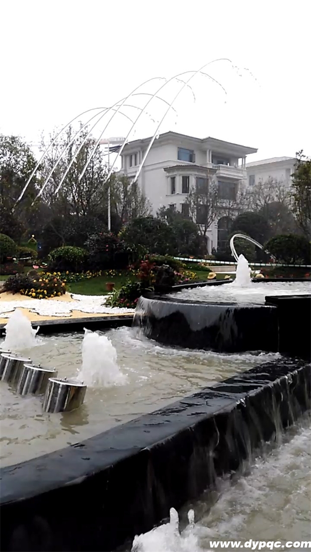 波光跳泉工程现场实拍 波光跳泉工程现场实拍