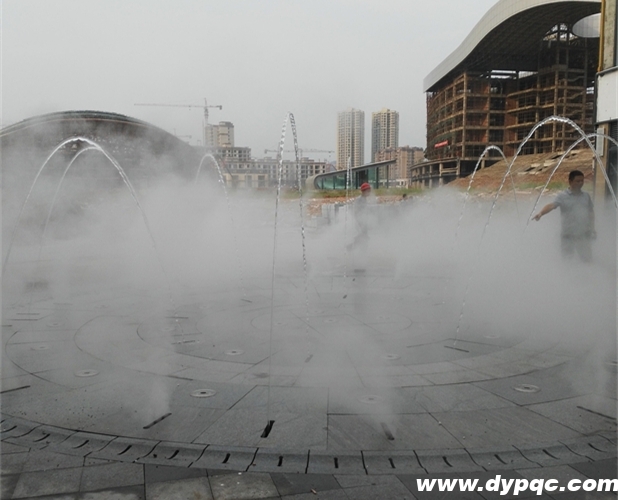 西充鹭岛财富天街雾森实景图 西充鹭岛财富天街雾森实景图