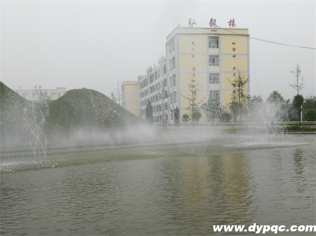 芒部中学水景喷泉正面实景图 芒部中学水景喷泉正面实景图