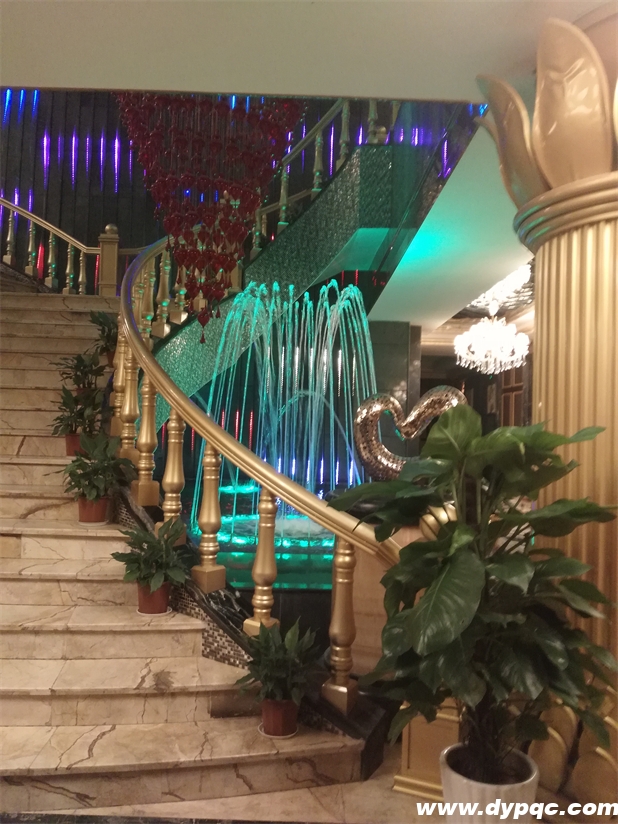 重庆KTV内拱喷泉现场实拍