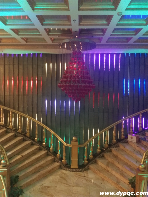 重庆KTV跑动灯带现场实拍