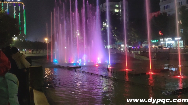 河道音乐喷泉现场实景