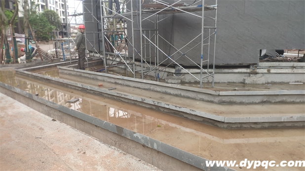 荣昌学府康城阶梯跌水施工现场