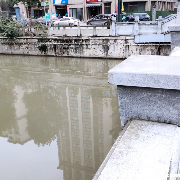 信步桥维修后喷泉设备