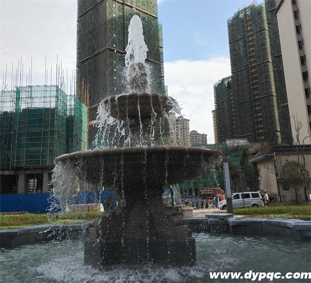 雕塑喷泉实景图 雕塑喷泉实景图