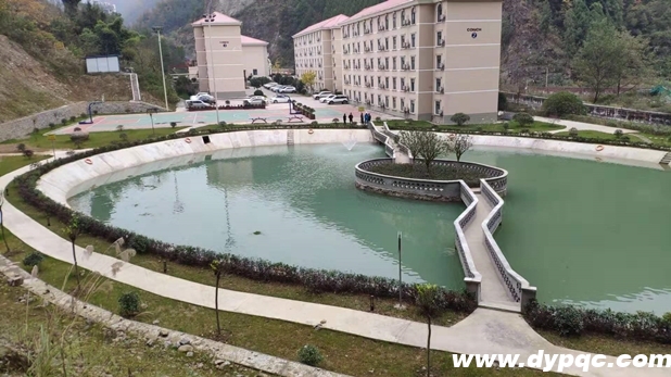 巴中海螺公司宿舍区人工湖实拍 巴中海螺公司宿舍区人工湖实拍