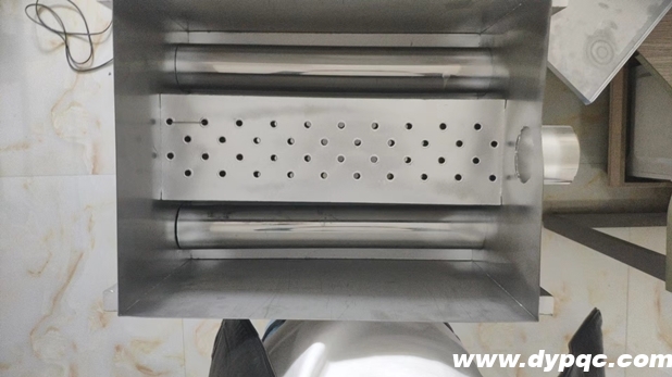 上海曹路招商花园拉线水帘水箱样品内部出水孔 上海曹路招商花园拉线水帘水箱样品内部出水孔