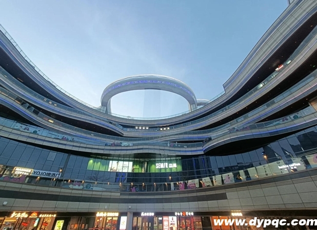 上海曹路招商花园拉线水帘现场实拍(-1F视角) 上海曹路招商花园拉线水帘现场实拍(-1F视角)