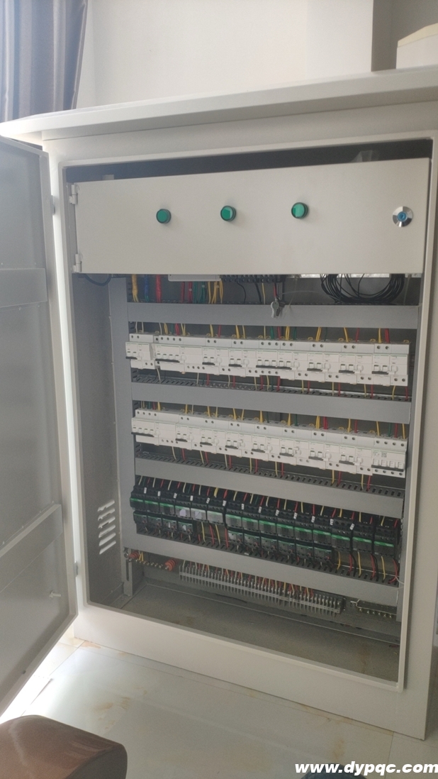 上海曹路招商花园拉线水帘室外配电柜(施耐德电气元件) 上海曹路招商花园拉线水帘室外配电柜(施耐德电气元件)