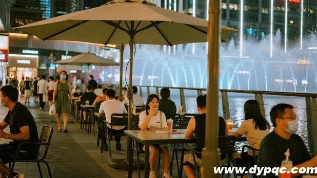 水幕秀表演带动周边商圈 水幕秀表演带动周边商圈