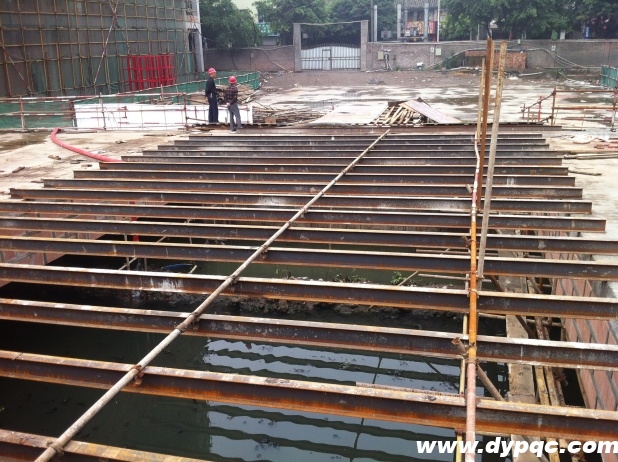 布拉格广场音乐喷泉架空水池施工现场 布拉格广场音乐喷泉架空水池施工现场