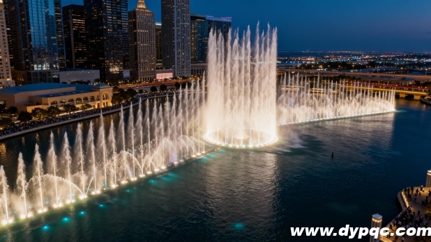 在宽阔河道打造的大型音乐喷泉地标 在宽阔河道打造的大型音乐喷泉地标